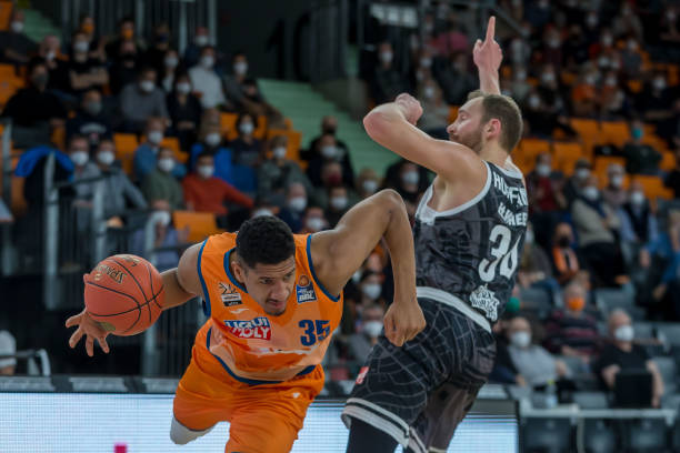 攻端频频得 攻端频频得